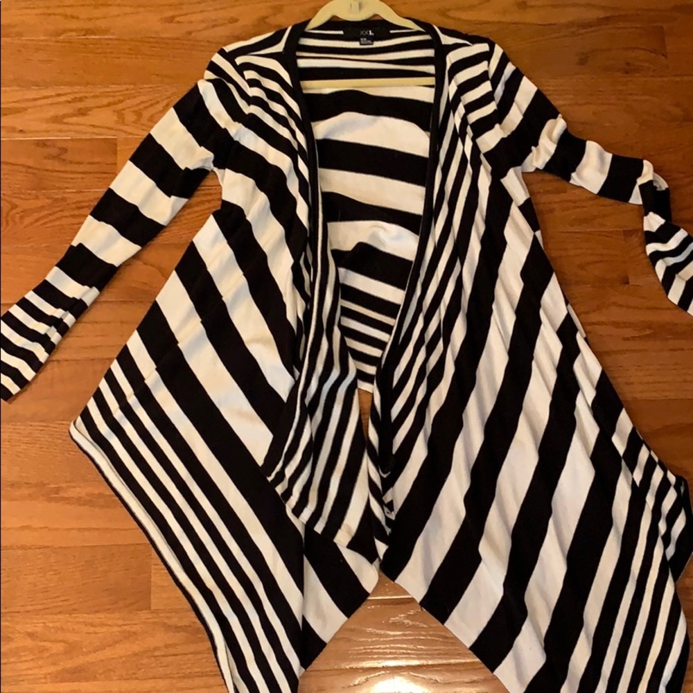 Black&white cardigan